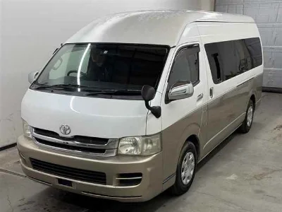 TOYOTA HIACE