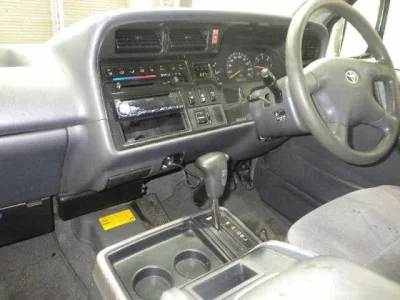 TOYOTA HIACE VAN