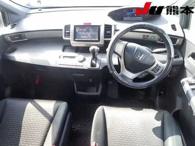 HONDA FREED SPIKE