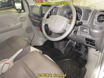 NISSAN CLIPPER VAN