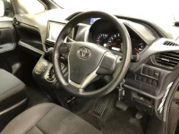Цена авто Toyota Noah с аукционов Японии, номер кузова ZRR80G, пробег 201 000, оценка 2