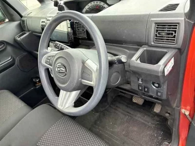 DAIHATSU WAKE
