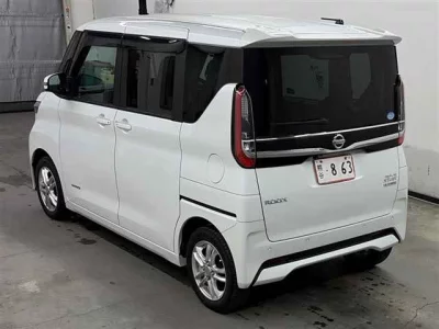 NISSAN ROOX