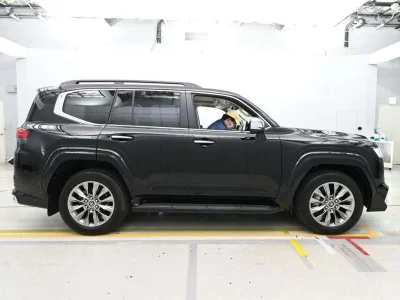 TOYOTA LAND CRUISER