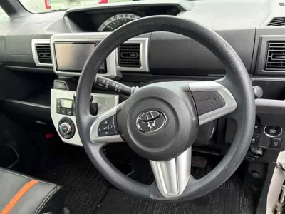 Toyota Pixis Mega