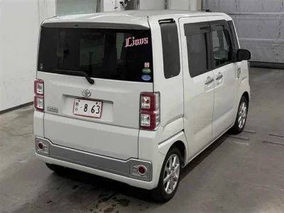TOYOTA PIXIS MEGA
