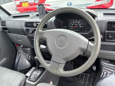 NISSAN CLIPPER VAN