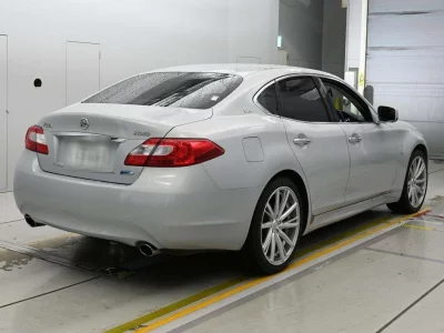 NISSAN FUGA