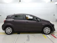 Цена авто Toyota Aqua с аукционов Японии, номер кузова NHP10, пробег 82 000, оценка 3