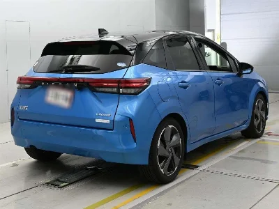 NISSAN AURA