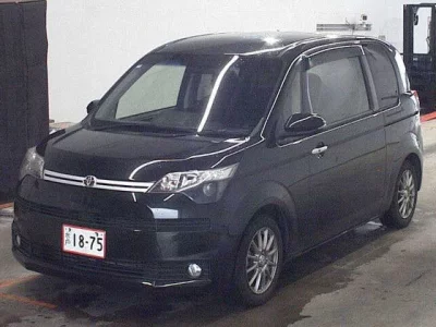 TOYOTA SPADE