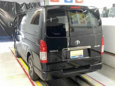 TOYOTA HIACE VAN