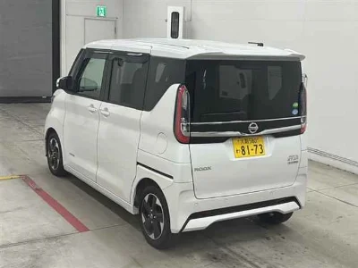 NISSAN ROOX