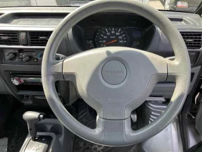 NISSAN CLIPPER VAN