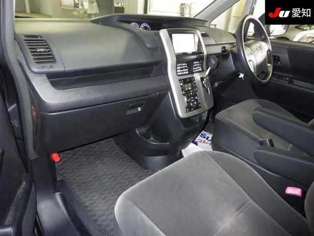 Toyota Voxy X L Edition, миниатюра 3