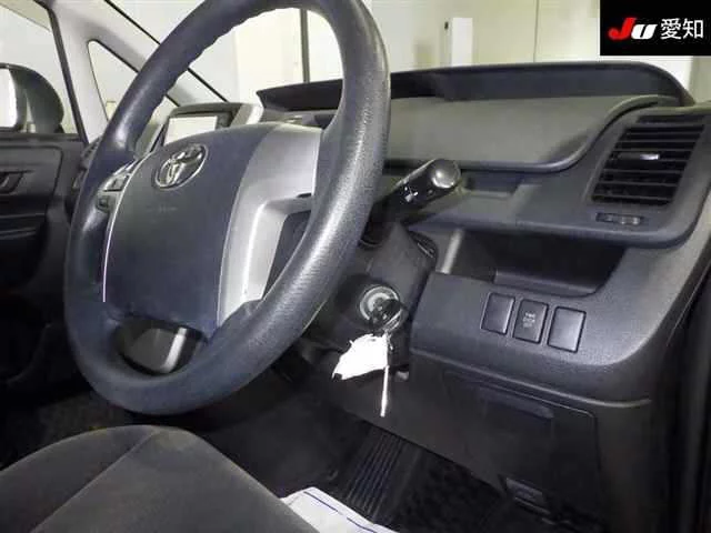 Toyota Voxy X L Edition, миниатюра 5