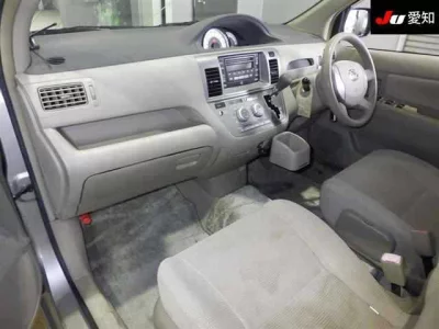 TOYOTA RAUM