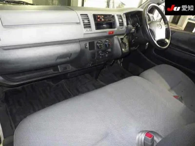 TOYOTA REGIUS VAN