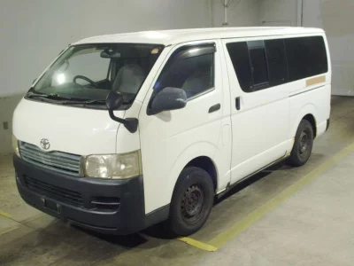 TOYOTA HIACE VAN