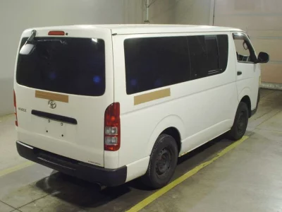 TOYOTA HIACE VAN