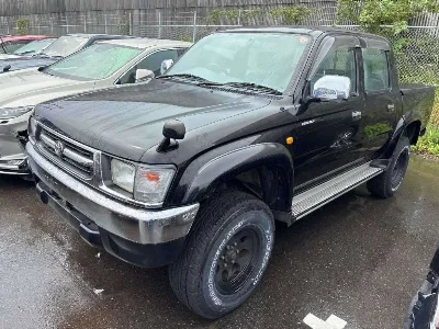 TOYOTA HILUX SPORTS PICK UP