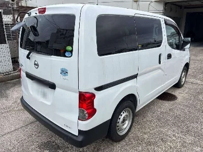 NISSAN NV200