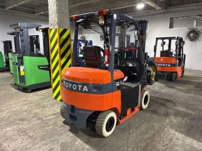 TOYOTA  FORKLIFT 