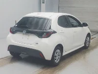 Цена авто Toyota Yaris с аукционов Японии, номер кузова MXPH10, пробег 43 000, оценка 8
