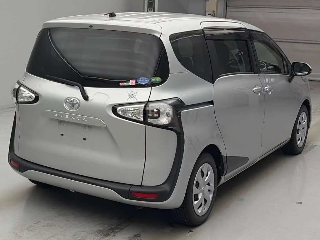 Toyota Sienta X, миниатюра 2