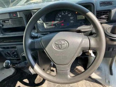 TOYOTA PIXIS VAN
