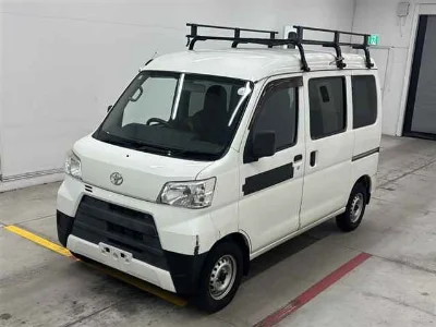 TOYOTA PIXIS VAN