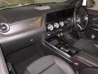MERCEDES BENZ GLA