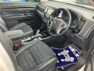 MITSUBISHI OUTLANDER PHEV