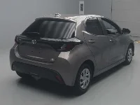 Цена авто Toyota Yaris с аукционов Японии, номер кузова MXPH10, пробег 110 000, оценка 7