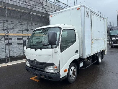 TOYOTA DYNA