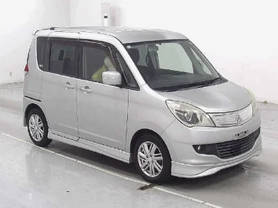 MITSUBISHI DELICA D2