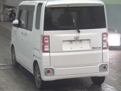 DAIHATSU WAKE