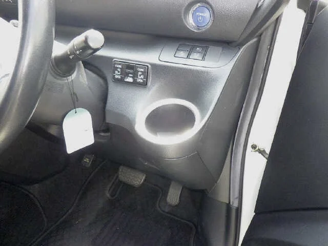 Toyota Sienta HV GKERO, миниатюра 6
