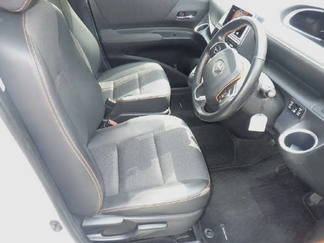 Toyota Sienta HV GKERO, миниатюра 7