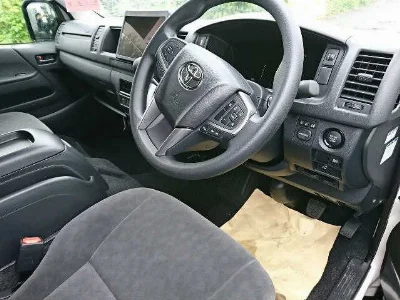 TOYOTA HIACE