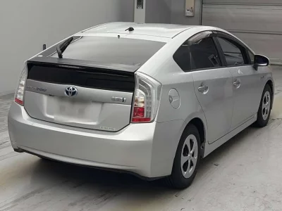 TOYOTA PRIUS PHV