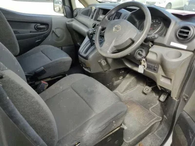NISSAN NV200