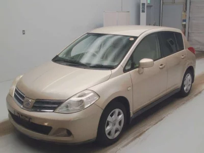 NISSAN TIIDA