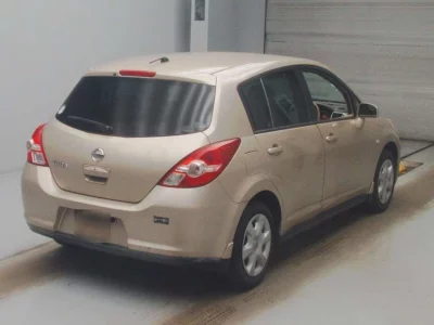 NISSAN TIIDA