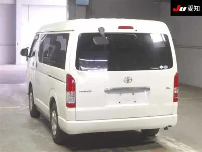 TOYOTA HIACE