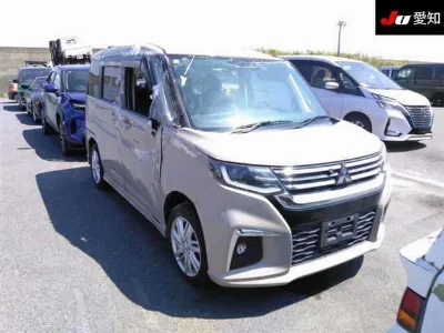 MITSUBISHI DELICA D2