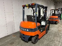 Цена авто Toyota  FORKLIFT с аукционов Японии, номер кузова 8FB25, пробег 0, оценка 13