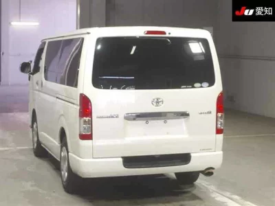 TOYOTA REGIUS VAN