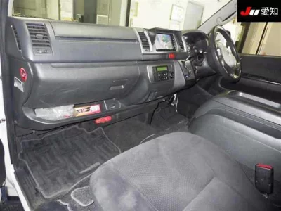 TOYOTA REGIUS VAN