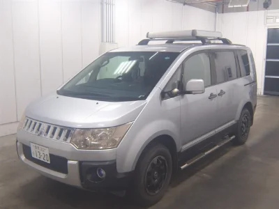 MITSUBISHI DELICA D5